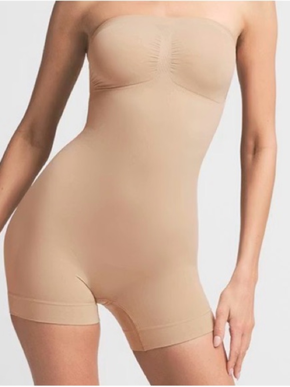 SKIMS STRAPLESS SHORTIE BODYSUIT